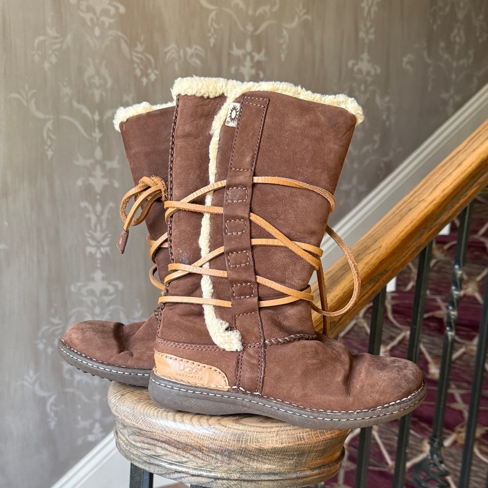 UGGS catolina, tall winter boot size 5 excellent condition - Picture 2 of 13